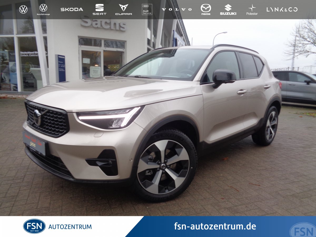 VOLVO XC40 B4 Plus Dark Panoramadach